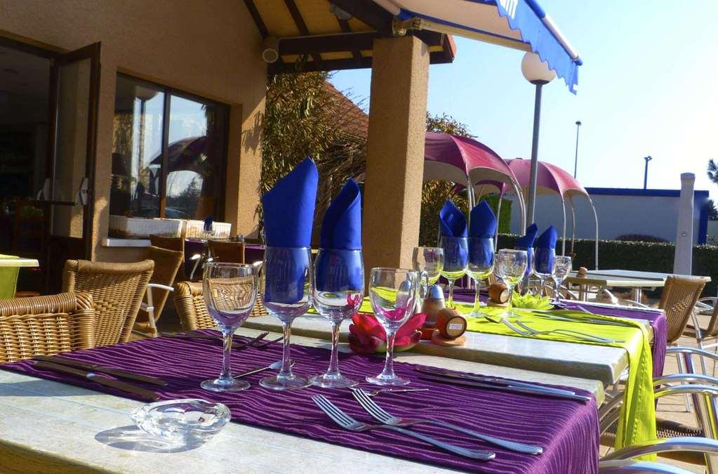 Le Roxane Ξενοδοχείο Saint-Laurent-des-Vignes Εστιατόριο φωτογραφία